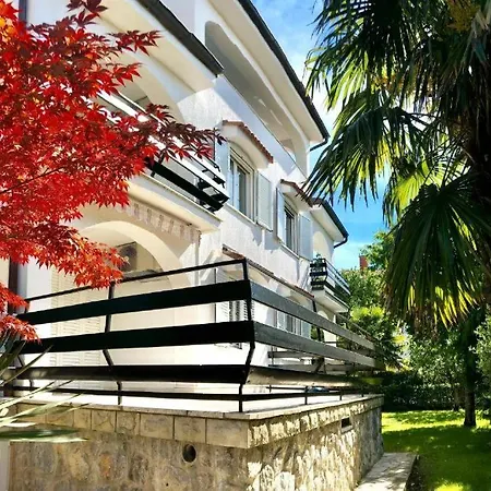 Bella 2 Apartment Malinska
