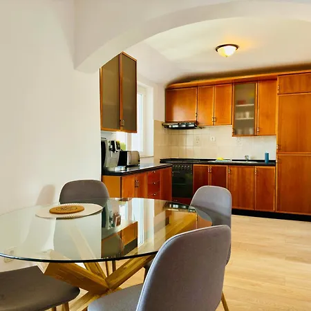 Bella 2 Apartment