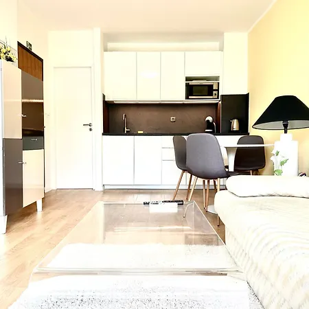 Bella * مالينسكا